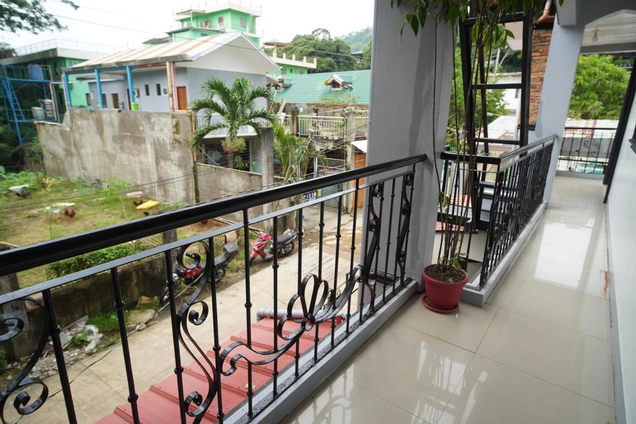Amparo'S Tourist Inn - Coron Esterno foto